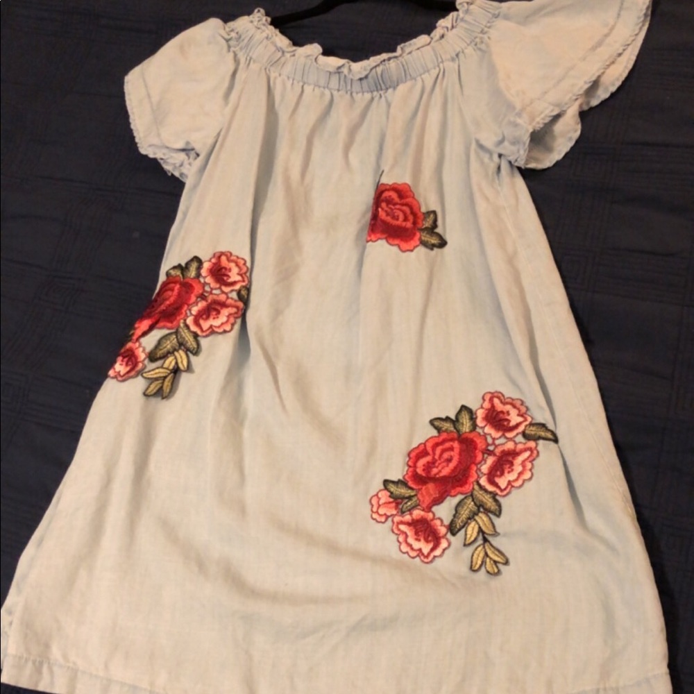 Off the shoulders dress